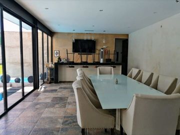 Casa/ Renta  de 2 plantas con muebles en  Dzitya, Mérida.