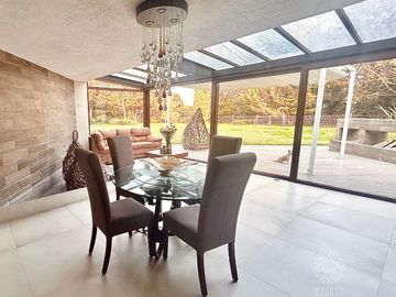Renta de casa con hermosa vista en Hacienda de Valle Escondido