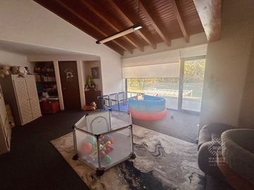 Renta de casa con hermosa vista en Hacienda de Valle Escondido