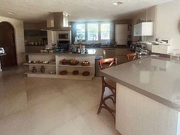 Renta de casa con hermosa vista en Hacienda de Valle Escondido