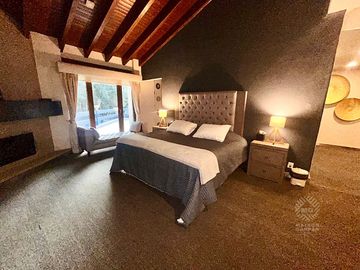 Renta de casa con hermosa vista en Hacienda de Valle Escondido
