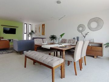 Casa en Venta en Cañadas del Arroyo, 3 Recámaras, Roof Garden, Diseño de Autor