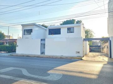 Casa ideal para Negocio o giro Comercial  en la  García Ginerés