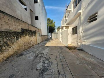 Casa ideal para Negocio o giro Comercial  en la  García Ginerés