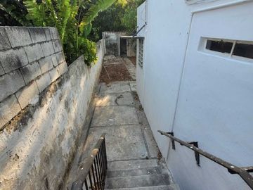Casa ideal para Negocio o giro Comercial  en la  García Ginerés