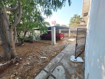 Casa ideal para Negocio o giro Comercial  en la  García Ginerés