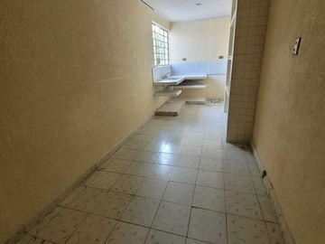 Casa ideal para Negocio o giro Comercial  en la  García Ginerés