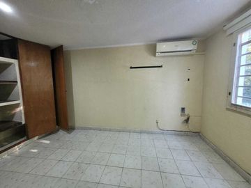 Casa ideal para Negocio o giro Comercial  en la  García Ginerés