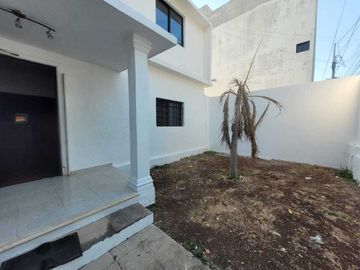 Casa ideal para Negocio o giro Comercial  en la  García Ginerés