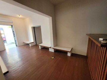 Casa ideal para Negocio o giro Comercial  en la  García Ginerés