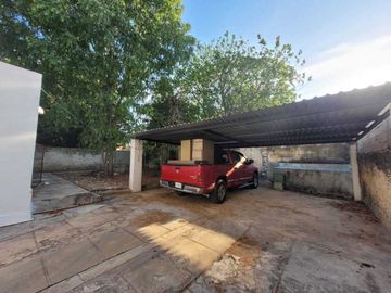 Casa ideal para Negocio o giro Comercial  en la  García Ginerés