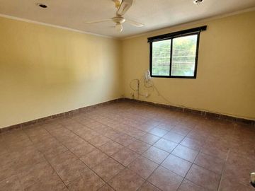 Casa ideal para Negocio o giro Comercial  en la  García Ginerés