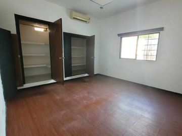 Casa ideal para Negocio o giro Comercial  en la  García Ginerés