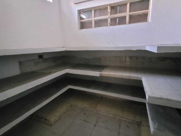 Casa ideal para Negocio o giro Comercial  en la  García Ginerés
