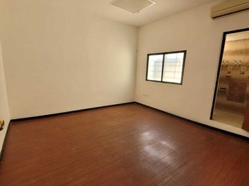 Casa ideal para Negocio o giro Comercial  en la  García Ginerés