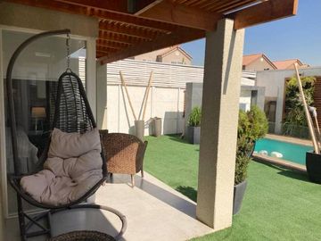 OPORTUNIDAD  ESPECTACULAR CONDOMINIO 4 DORM, PISC, QUINCHO