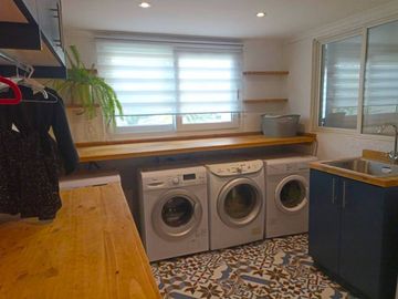 OPORTUNIDAD  ESPECTACULAR CONDOMINIO 4 DORM, PISC, QUINCHO