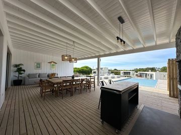 Casa en venta - 4 Dormitorios 2 Baños - 1.002Mts2 - Pinamar