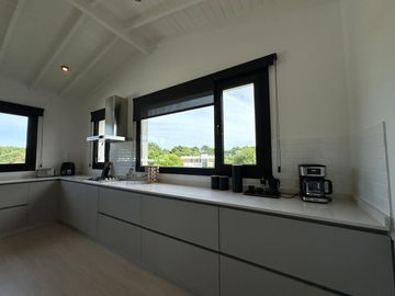 Casa en venta - 4 Dormitorios 2 Baños - 1.002Mts2 - Pinamar