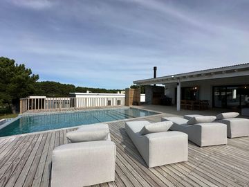 Casa en venta - 4 Dormitorios 2 Baños - 1.002Mts2 - Pinamar