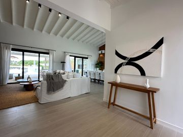 Casa en venta - 4 Dormitorios 2 Baños - 1.002Mts2 - Pinamar