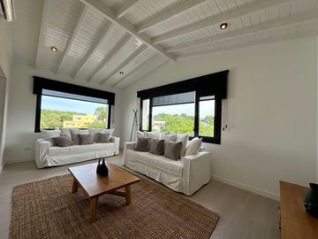 Casa en venta - 4 Dormitorios 2 Baños - 1.002Mts2 - Pinamar