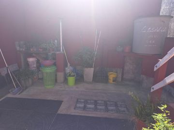 Casa en tres plantas, en excelente estado