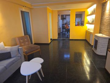 Casa en tres plantas, en excelente estado