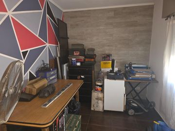 Casa en tres plantas, en excelente estado