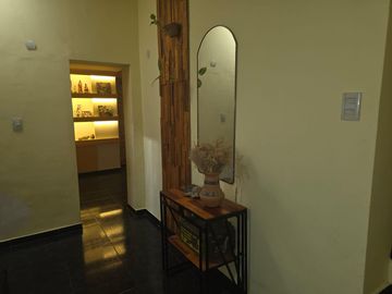 Casa en tres plantas, en excelente estado