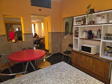 Casa en tres plantas, en excelente estado