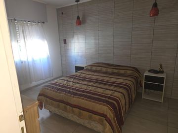 Casa en tres plantas, en excelente estado