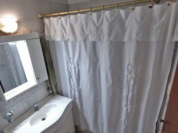 VENTA DÚPLEX 3 AMBIENTES EN CARAPACHAY