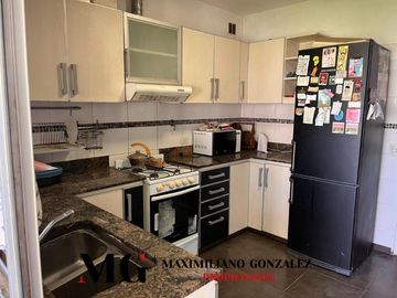 Casa en venta, 7 ambientes - Tristán Suárez