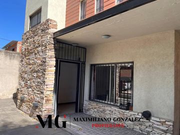 Casa en venta, 7 ambientes - Tristán Suárez
