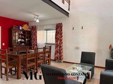 Casa en venta, 7 ambientes - Tristán Suárez