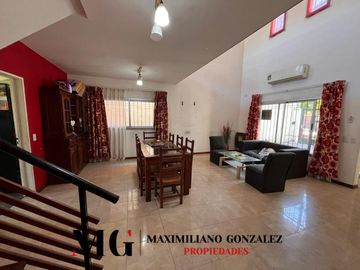 Casa en venta, 7 ambientes - Tristán Suárez