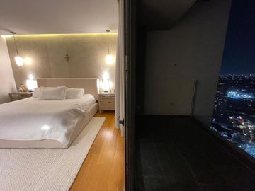 PENT HOUSE EN HYATT -  VISTA A ANDARES.