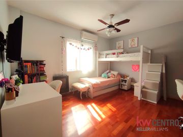 Venta Departamento 4 ambientes con cochera en Caballito