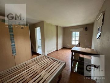 Excelente casa quinta en venta con pileta, quincho y parrilla!