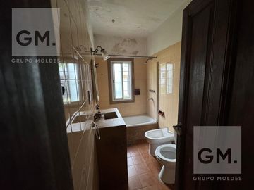 Excelente casa quinta en venta con pileta, quincho y parrilla!