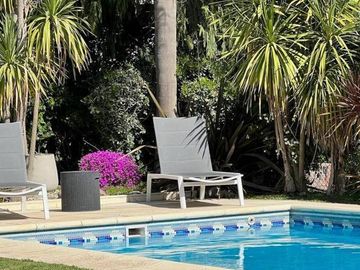 Casa en venta - 6 Dormitorios 3 Baños - 380Mts2 - Echeverría