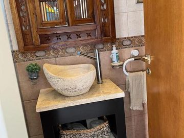 Casa en venta - 6 Dormitorios 3 Baños - 380Mts2 - Echeverría