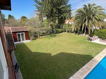 Casa en venta - 6 Dormitorios 3 Baños - 380Mts2 - Echeverría
