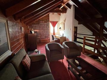 Casa en venta - 6 Dormitorios 3 Baños - 380Mts2 - Echeverría
