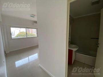 Departamento de 1 dormitorio y cochera en venta en Caballito