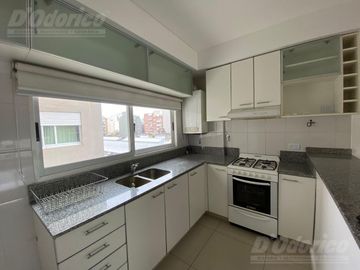 Departamento de 1 dormitorio y cochera en venta en Caballito