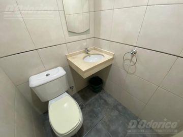 Departamento de 1 dormitorio y cochera en venta en Caballito