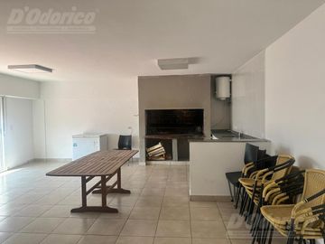 Departamento de 1 dormitorio y cochera en venta en Caballito