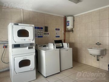 Departamento de 1 dormitorio y cochera en venta en Caballito